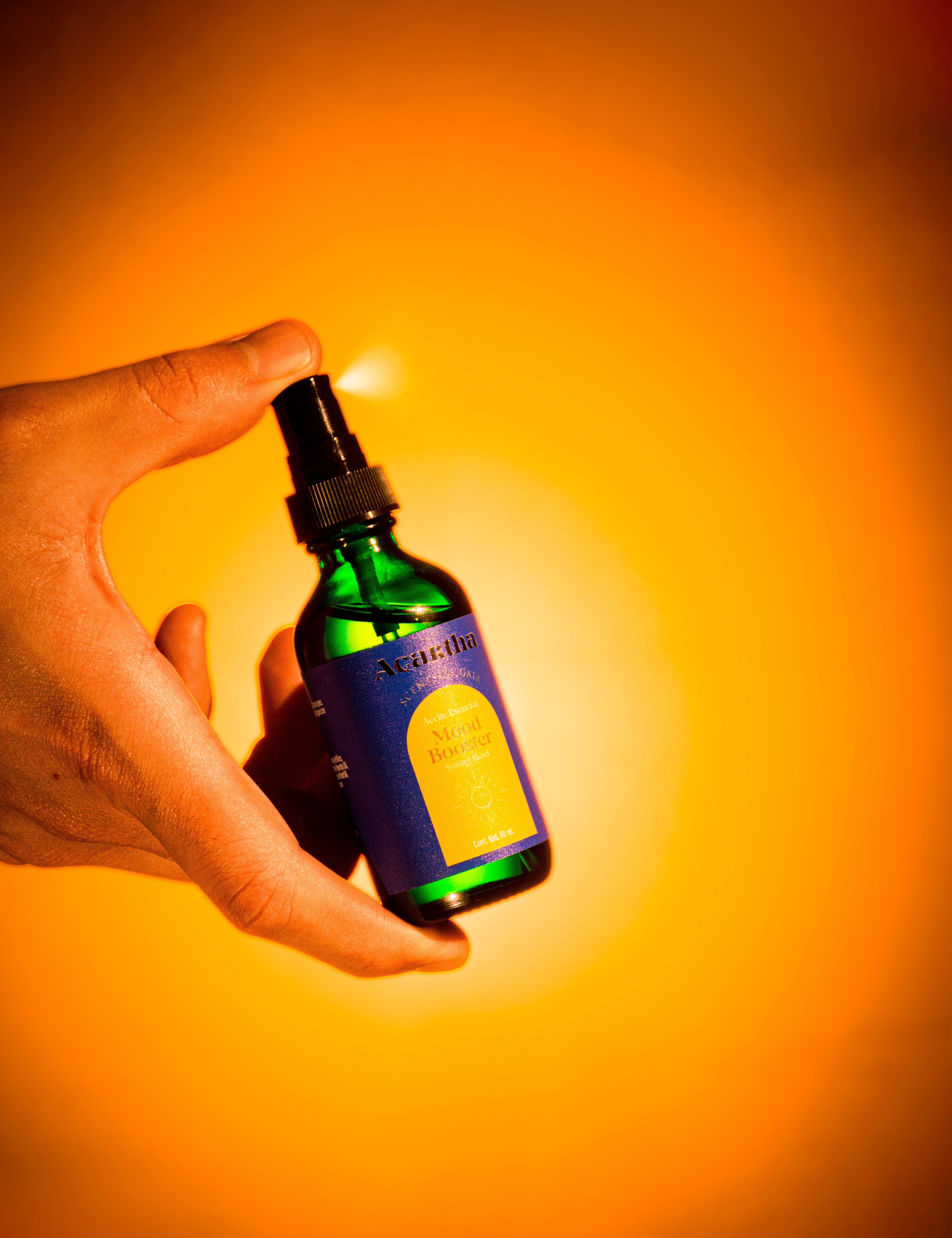 AROMATERAPIA Y EL PODER TRANSFORMADOR DE LOS ACEITES ESENCIALES