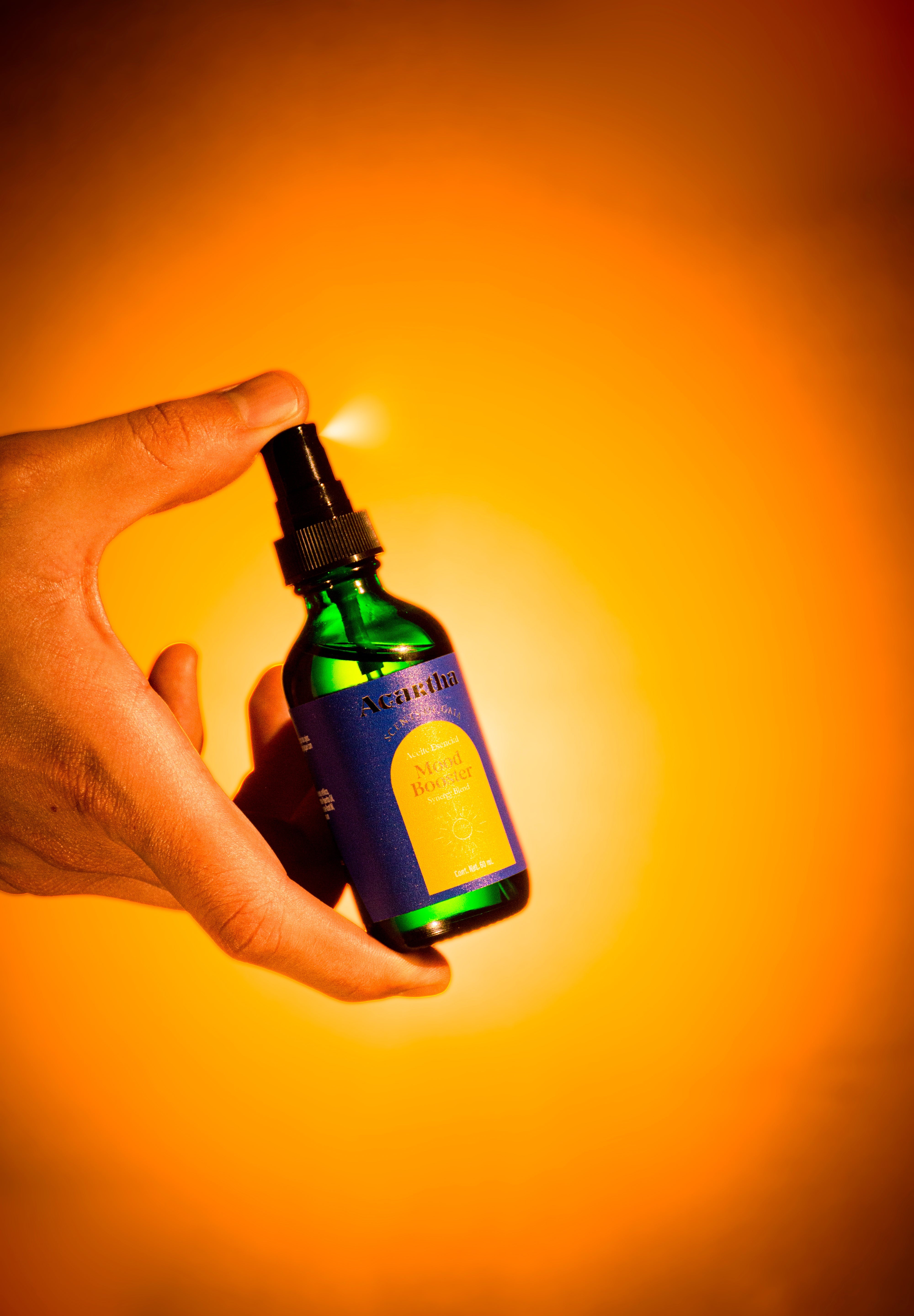 AROMATERAPIA Y EL PODER TRANSFORMADOR DE LOS ACEITES ESENCIALES